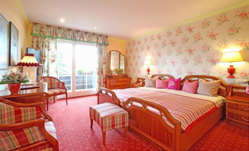 Hotel Behringer'S Traube Badenweiler Room photo