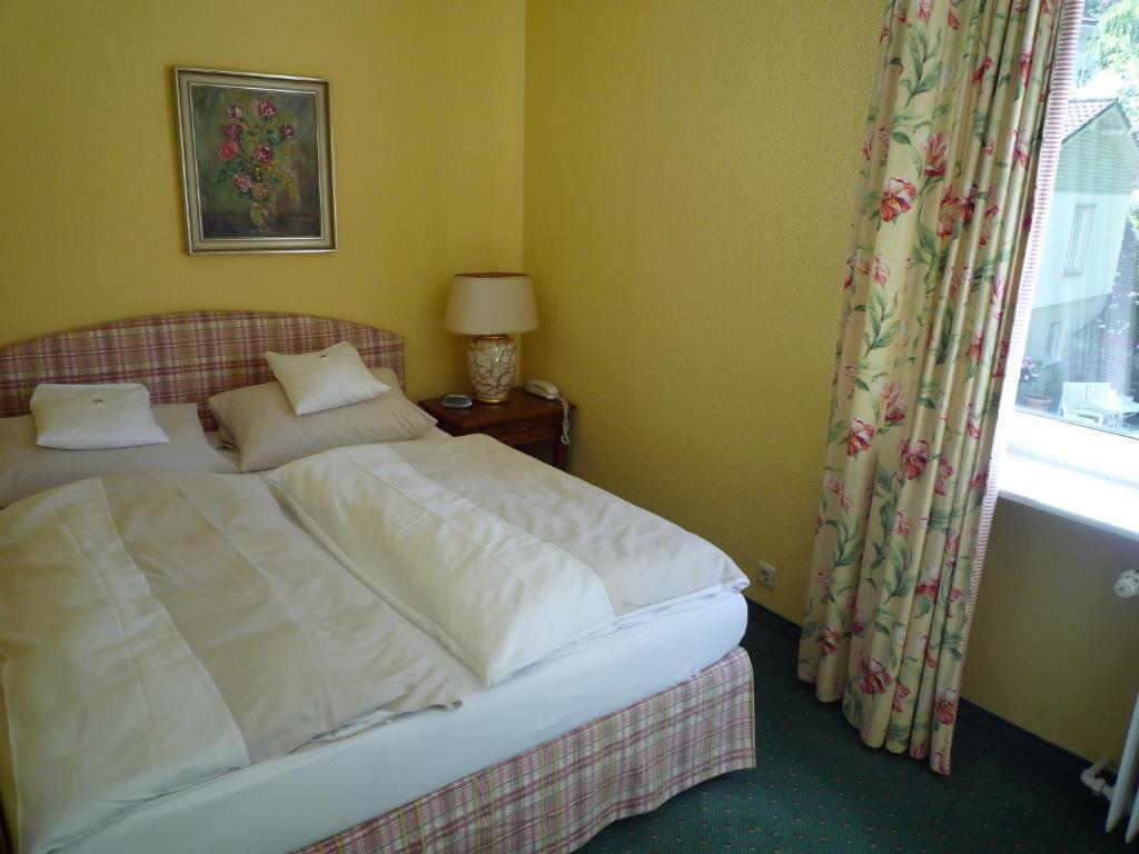Hotel Behringer'S Traube Badenweiler Room photo